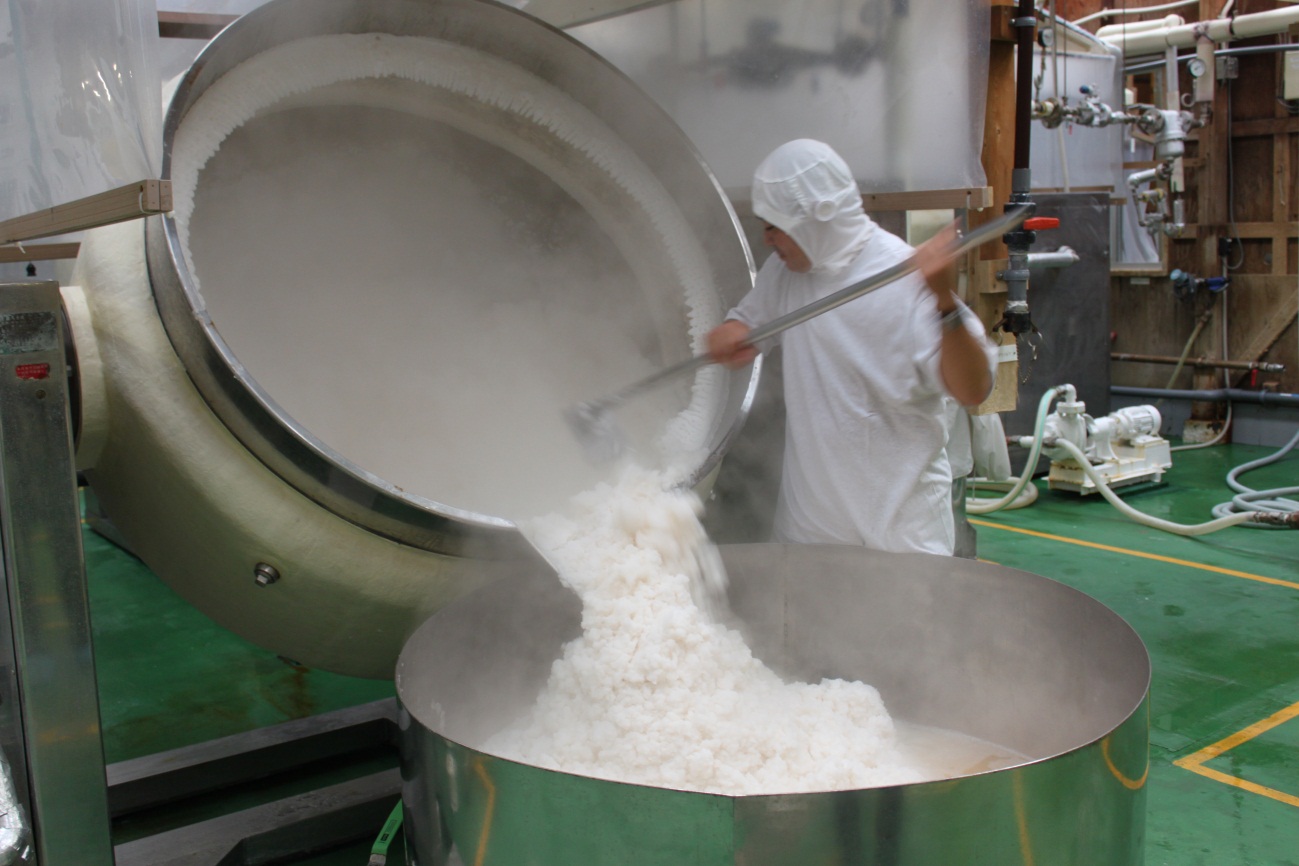 平釜から塩の取り出し