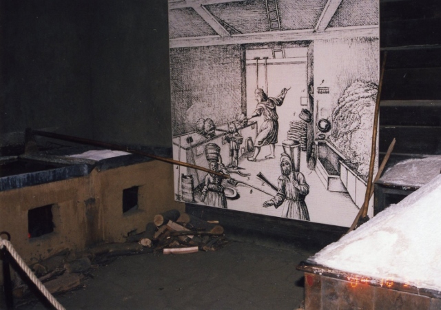 鉛製平釜の展示